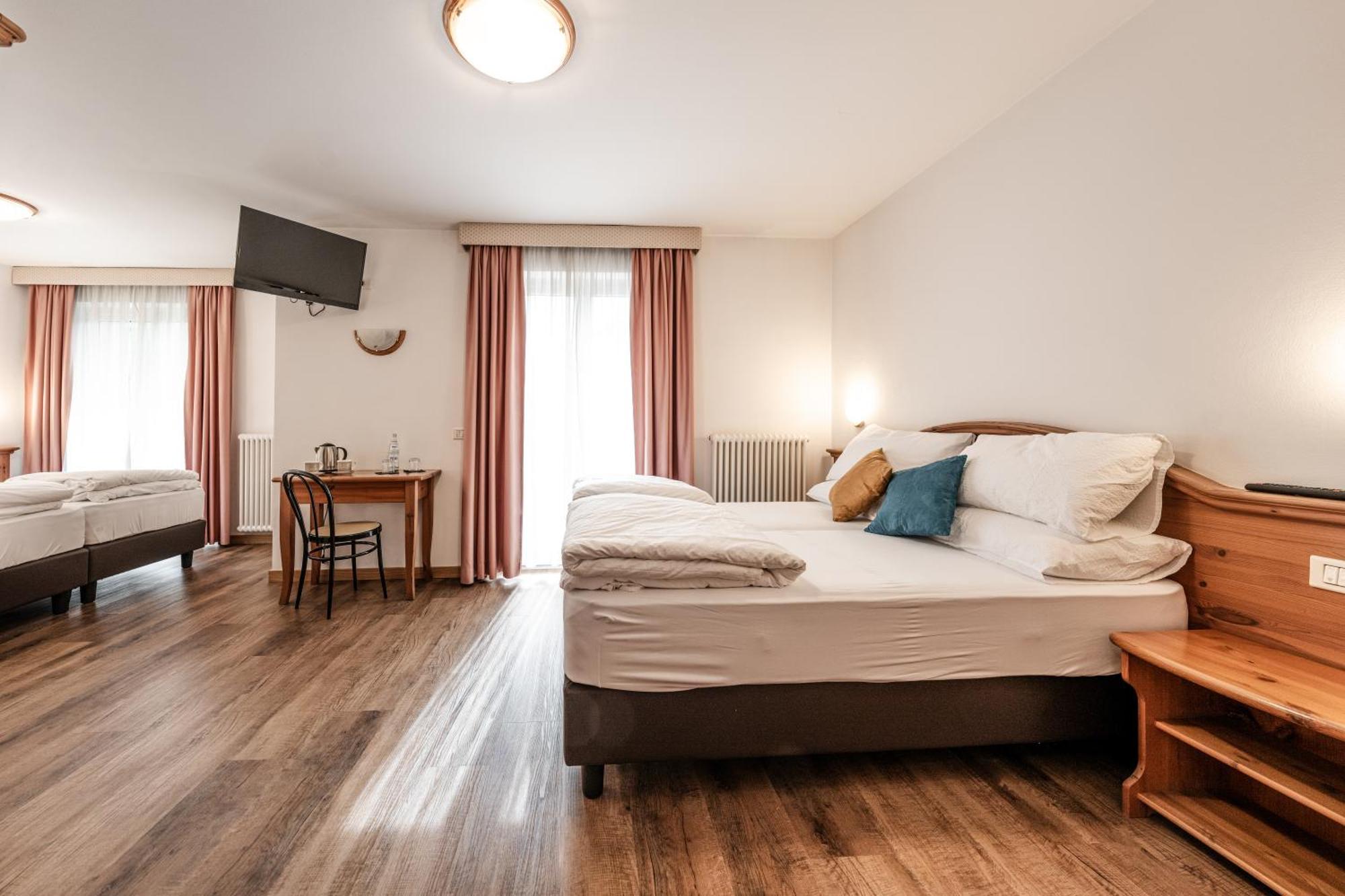 Hotel La Noria คอมเมซซาดูรา ภายนอก รูปภาพ