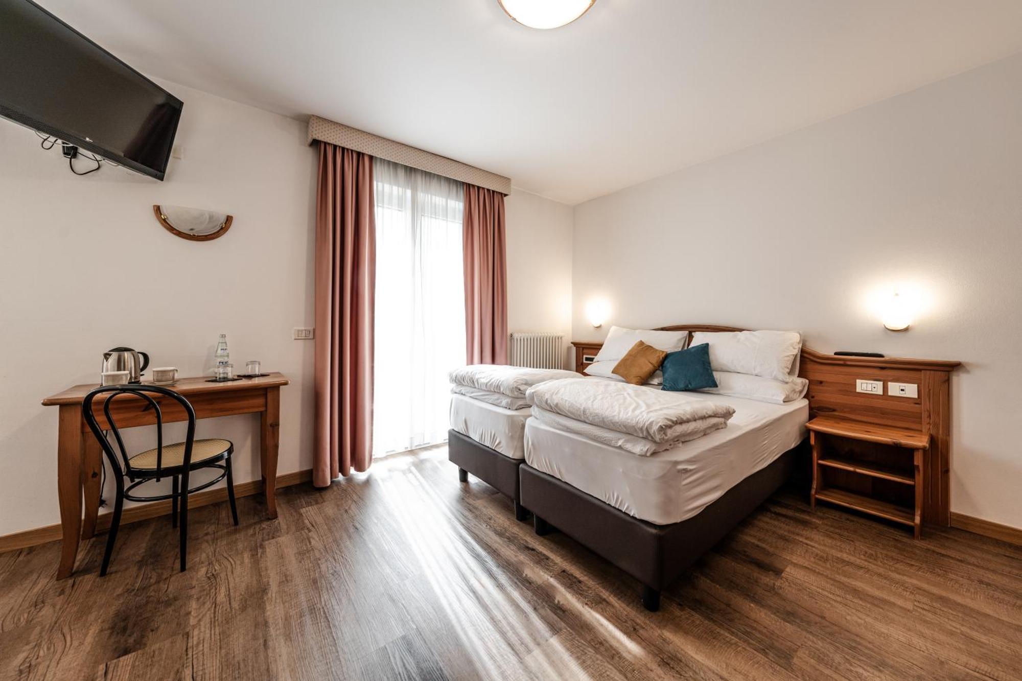 Hotel La Noria คอมเมซซาดูรา ภายนอก รูปภาพ