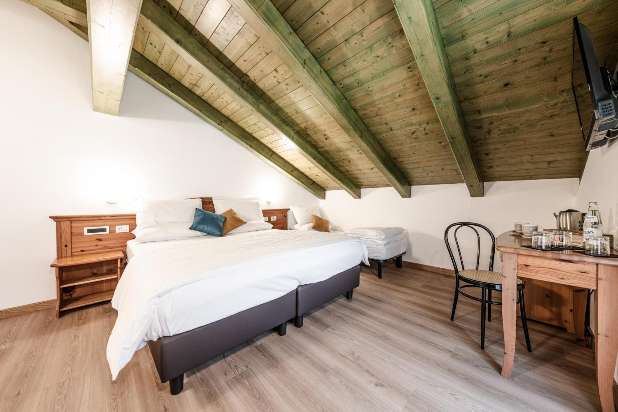 Hotel La Noria คอมเมซซาดูรา ภายนอก รูปภาพ