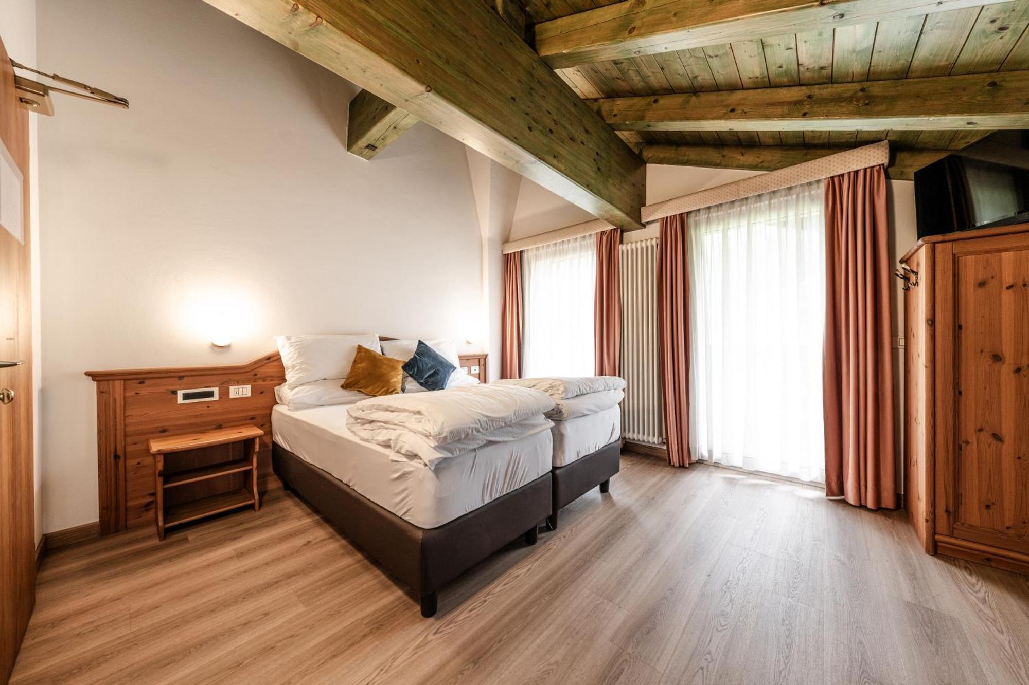 Hotel La Noria คอมเมซซาดูรา ภายนอก รูปภาพ